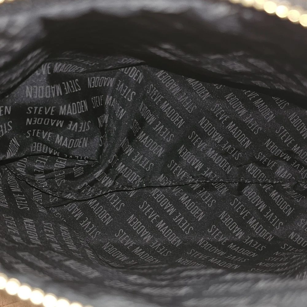 Steve Madden Floral Black Crossbody Bag W/ adjustable strap - Picture 5 of 5